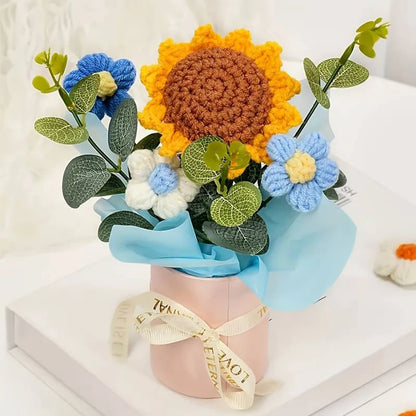 1 Piece of Beautiful Handmade Crocheted Rose and Sunflower Bouquet with a Hug Bucket, Valentine's Day, Mother's Day, Birthday, Housewarming Gift, Room Desktop Decoration