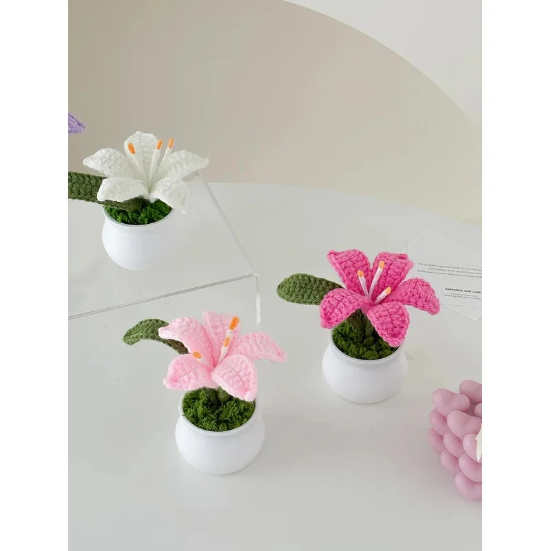 Hand-Knitted Lily Potted Plant Delicate Crochet Woven Flower Pot Mother's Day Gift Home Decor