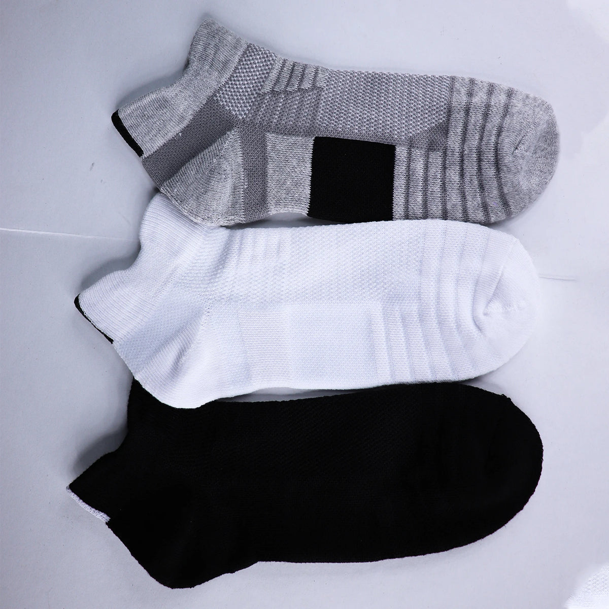 Men's Sports Socks Cushioned Moisture Wicking Ankle Socks 3 Pairs