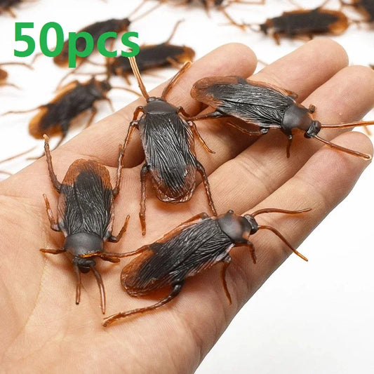 Halloween Cockroach Toy – Realistic Plastic Bug Joke Prop