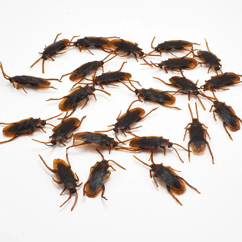 Halloween Cockroach Toy – Realistic Plastic Bug Joke Prop