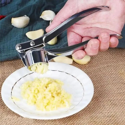 Garlic Press Manual Zinc Alloy Garlic Crusher with Stainless Steel Blade