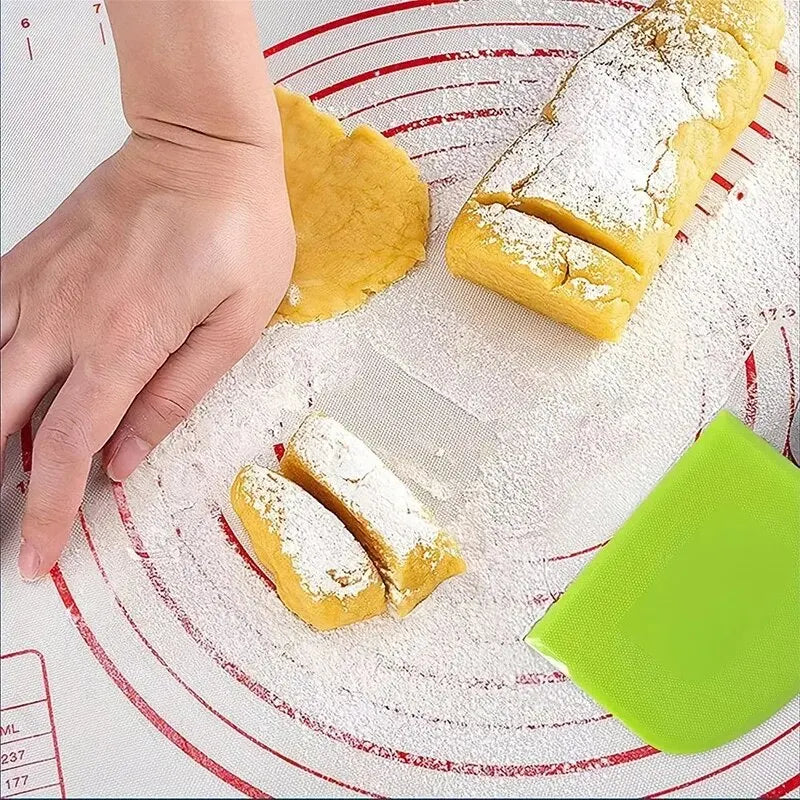 Cake Scraper with Smooth Edge for Frosting, Dough and Baking