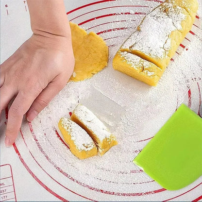 Cake Scraper with Smooth Edge for Frosting, Dough and Baking