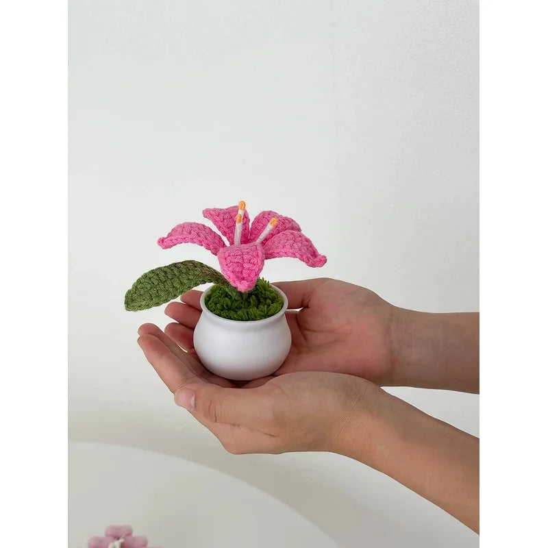 Hand-Knitted Lily Potted Plant Delicate Crochet Woven Flower Pot Mother's Day Gift Home Decor
