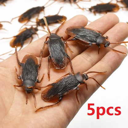 Halloween Cockroach Toy – Realistic Plastic Bug Joke Prop