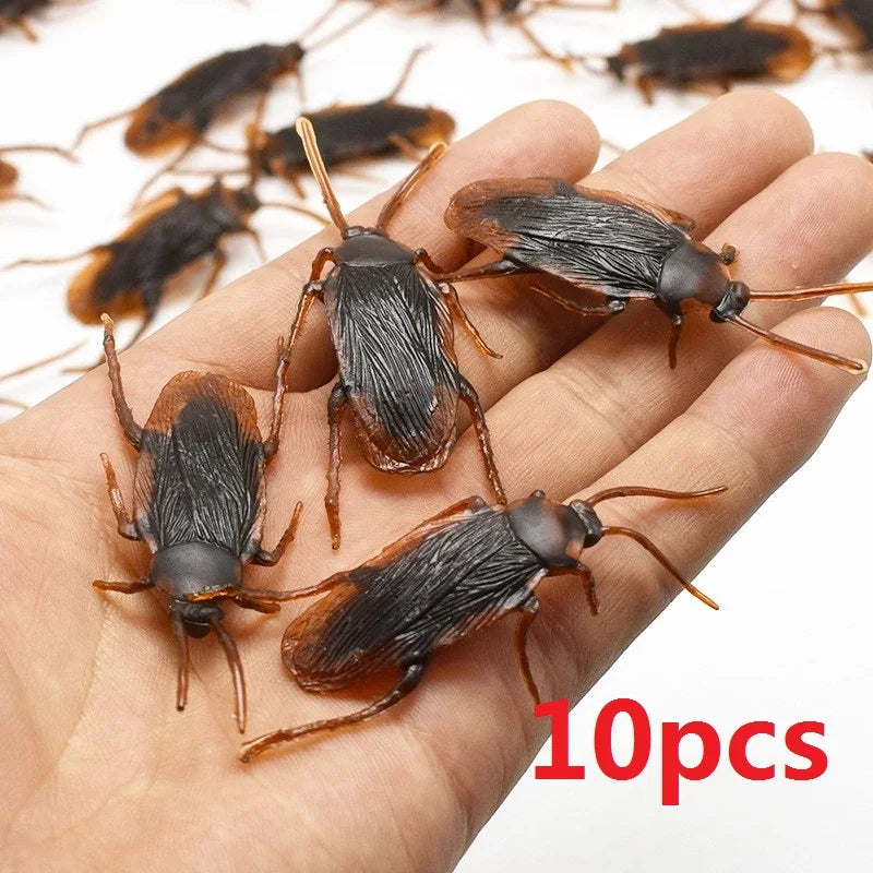 Halloween Cockroach Toy – Realistic Plastic Bug Joke Prop